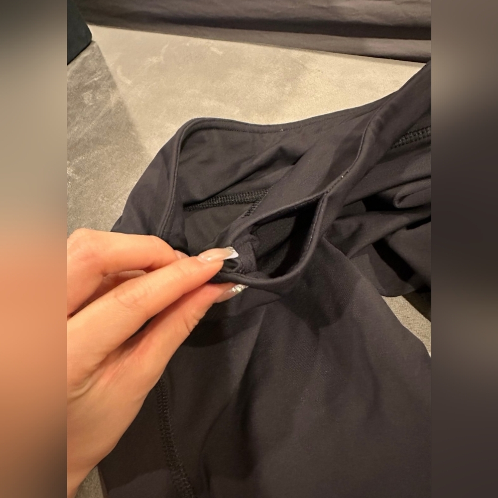 Lululemon Athletica - Picture 11 of 12